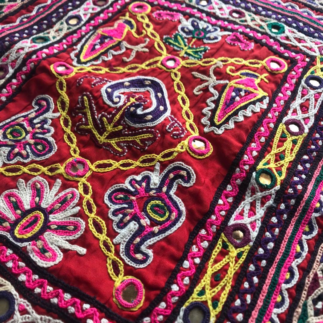 【インド・ラバリ民族】手刺繍・カラフルトートバッグ