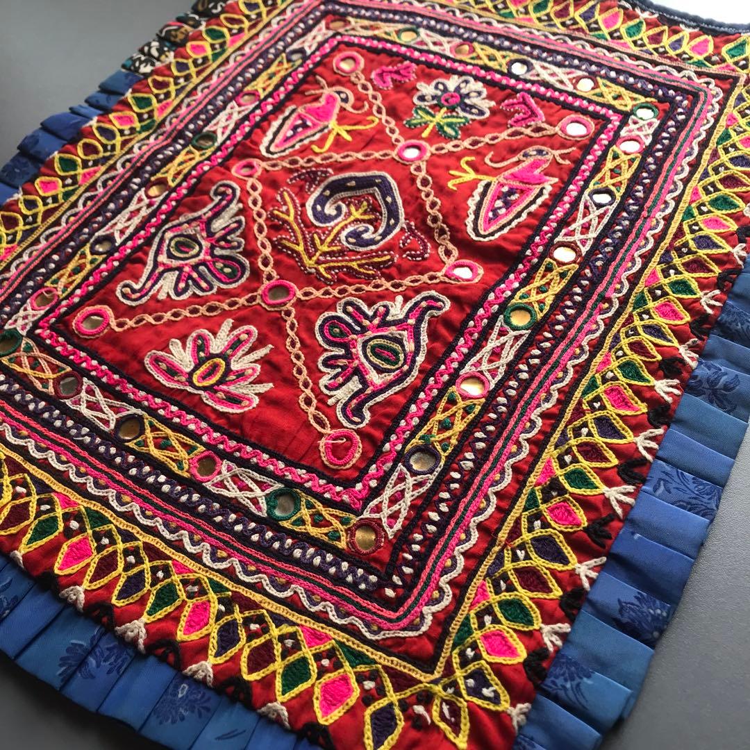 【インド・ラバリ民族】手刺繍・カラフルトートバッグ