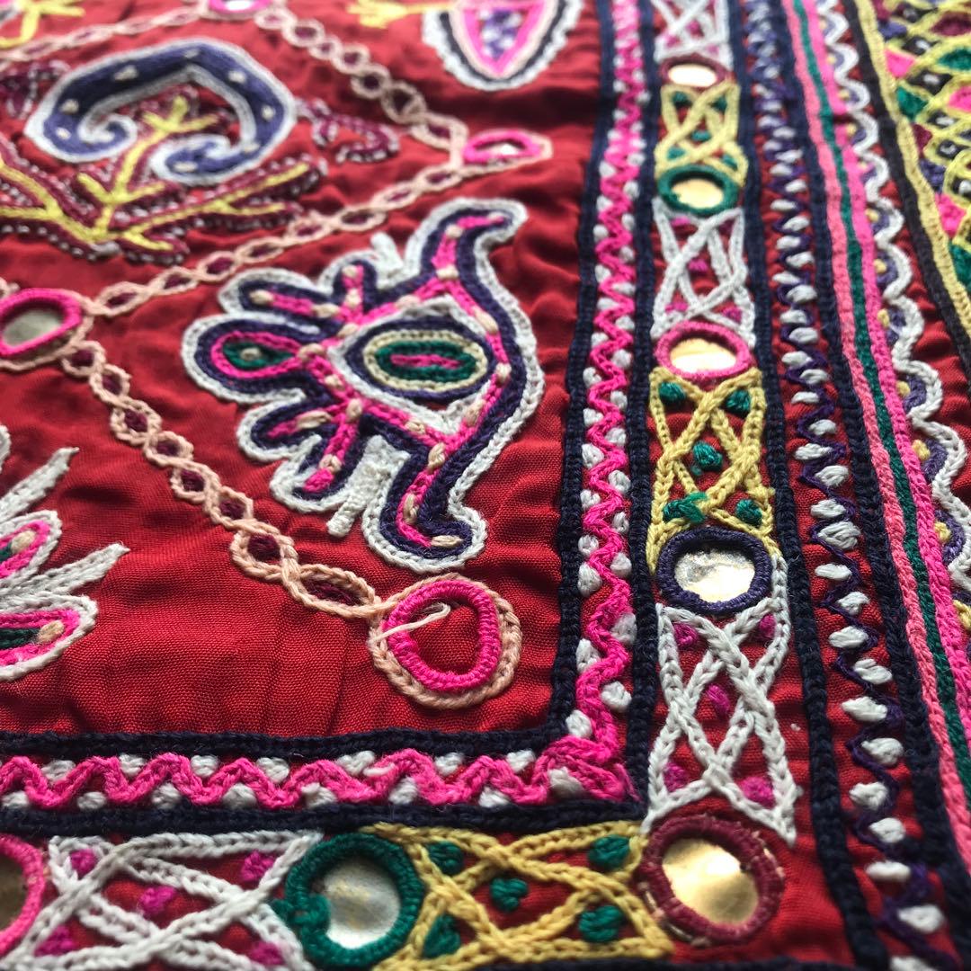 【インド・ラバリ民族】手刺繍・カラフルトートバッグ