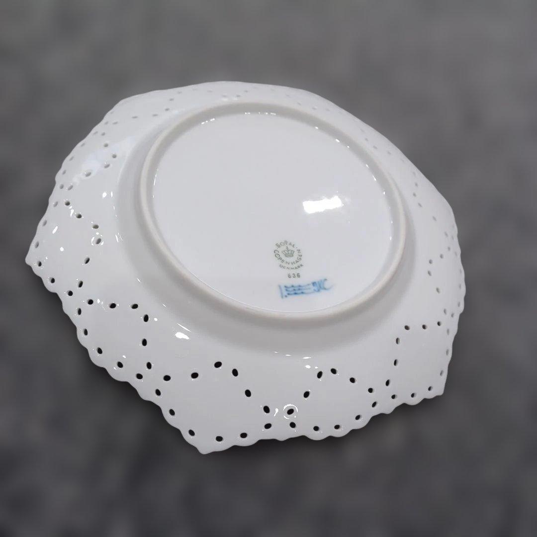 ロイヤルコペンハーゲン ブルーフル－デッド フルレース プレート直径21㎝