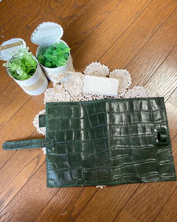 ご確認用　A5手帳カバー　牛革クロコ型押し　ダークグリーン　本革　カズン　深緑
