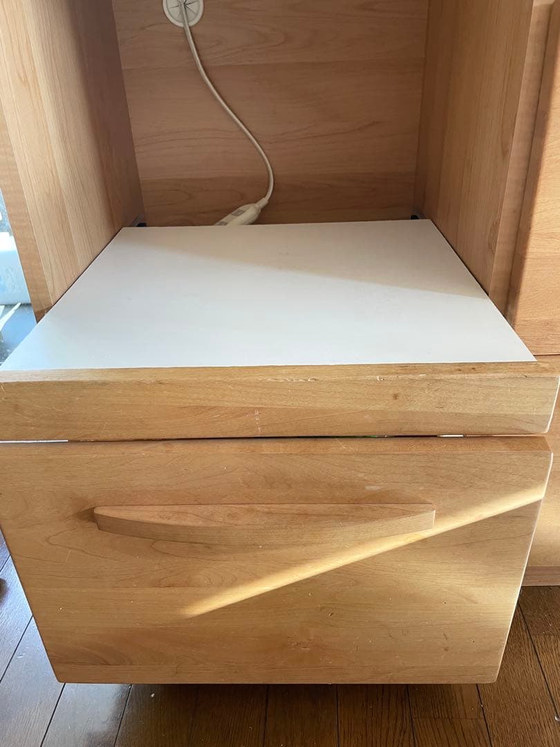 木製キッチン収納キャビネット　カントリー調