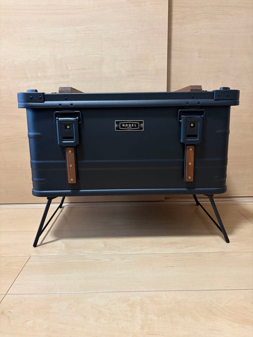 nodel design Black stand ②