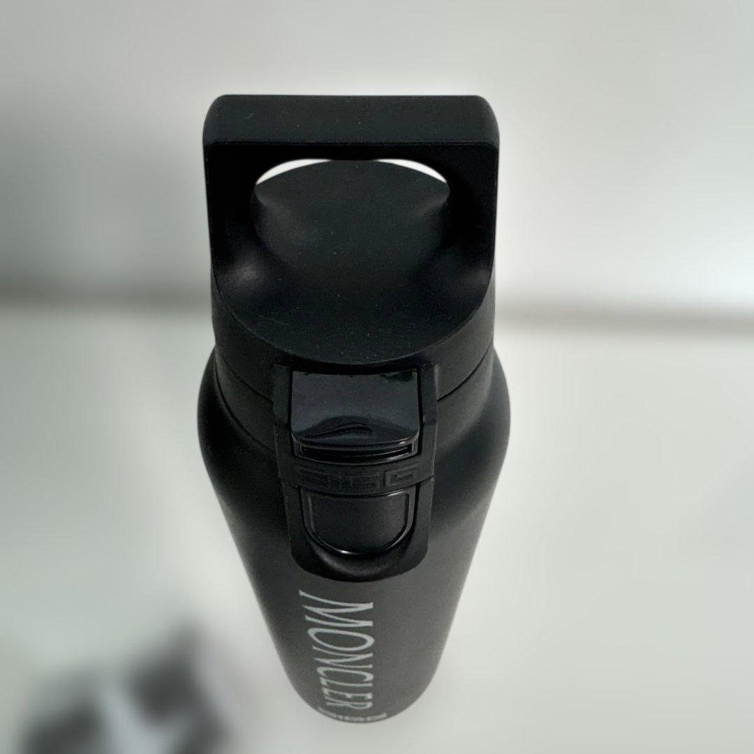 モンクレール　水筒