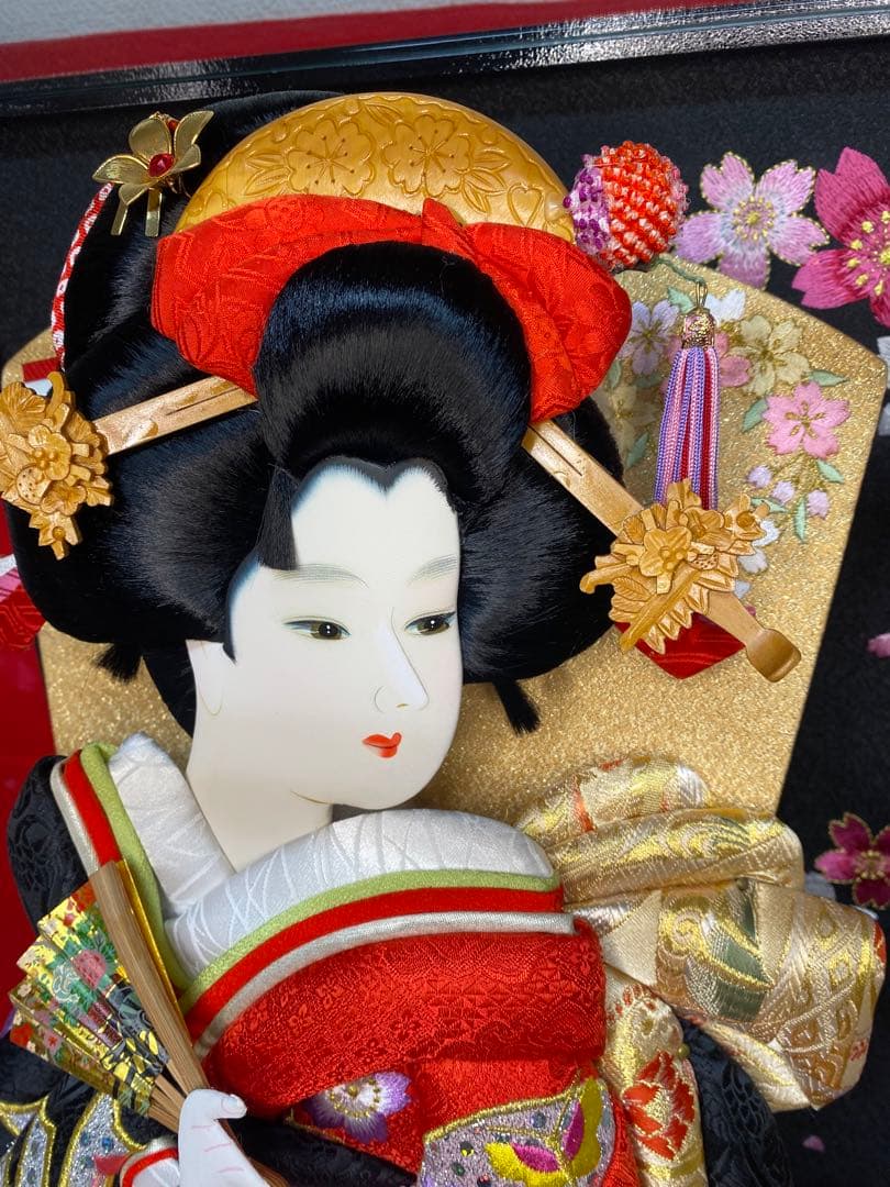 羽子板　宝童作　振袖刺繡ガラスケース２０号・間口約４０×奥行約３２×高さ約７５㎝