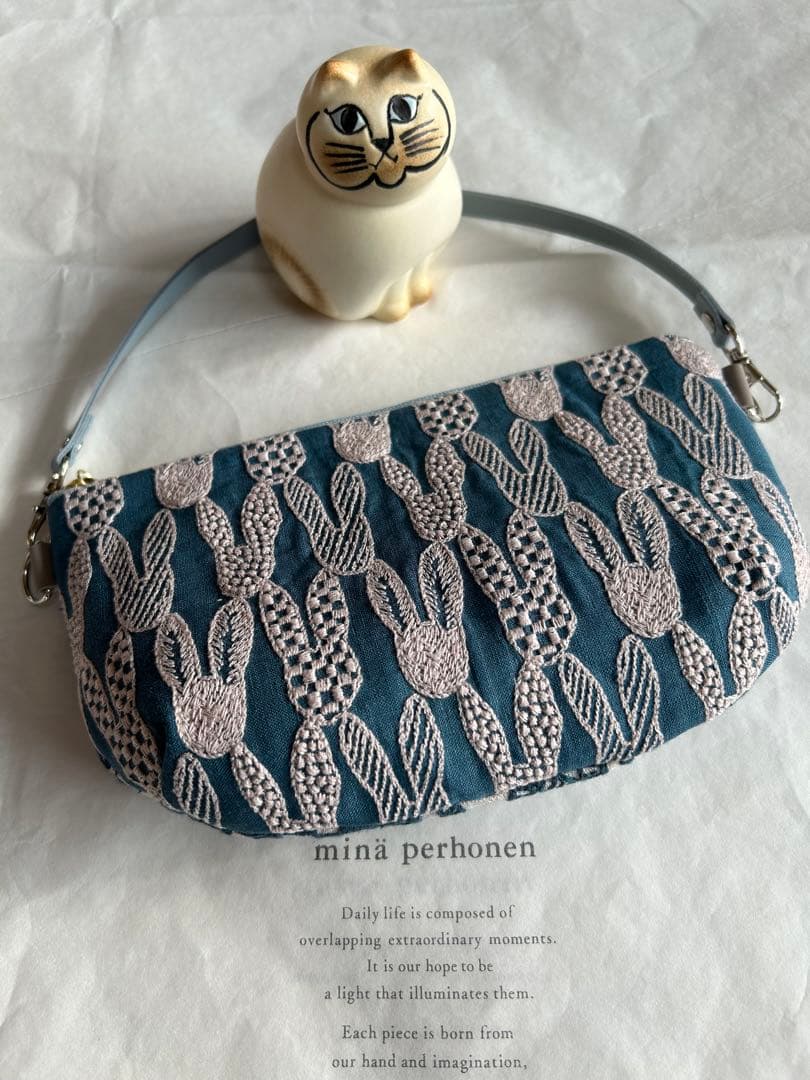 ミナペルホネン☆多機能コロリンポーチ - メルカリ