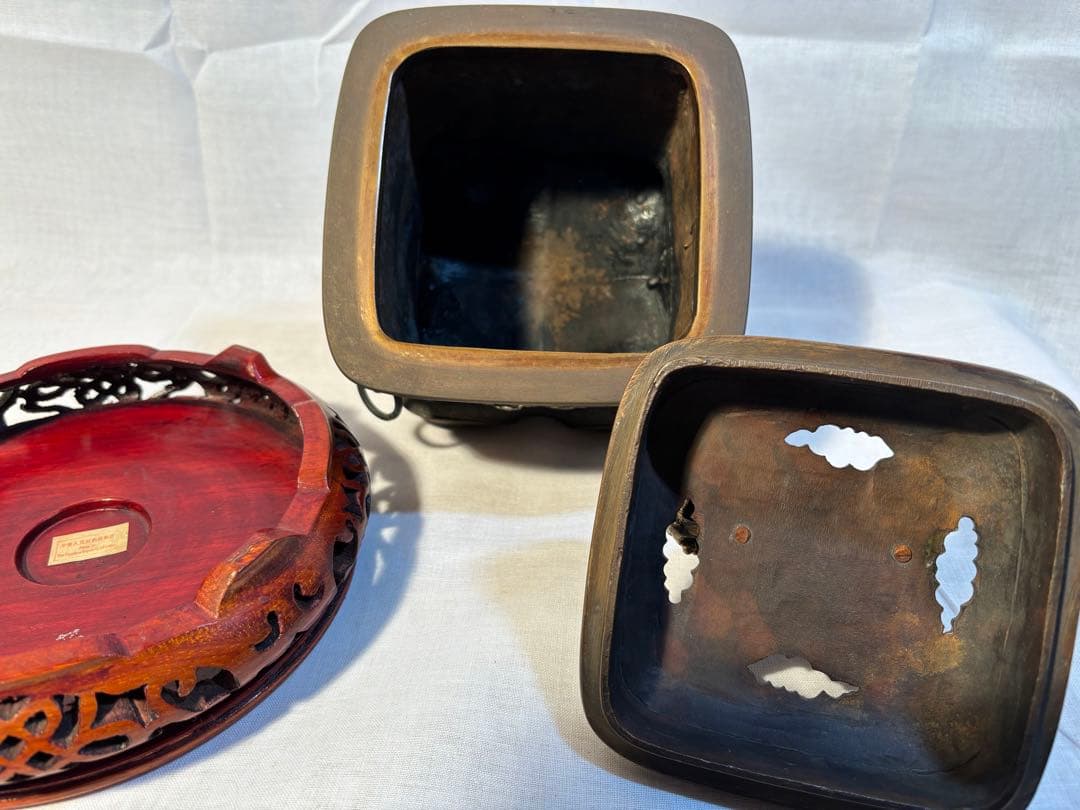 香炉　重さ≒3.6㎏　高さ≒19㎝　炉蓋幅≒14㎝