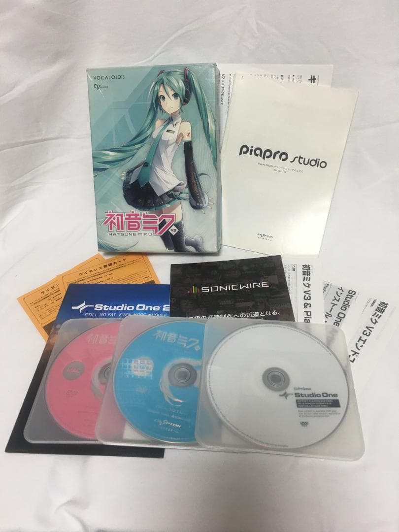 初音ミク VOCALOID3と制作ガイド本２冊