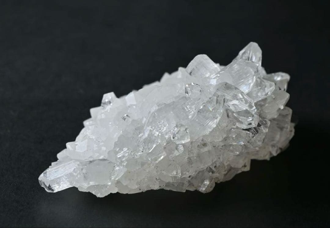 lynxさまとお取引中 高品質　アポフィライト　水晶と共生