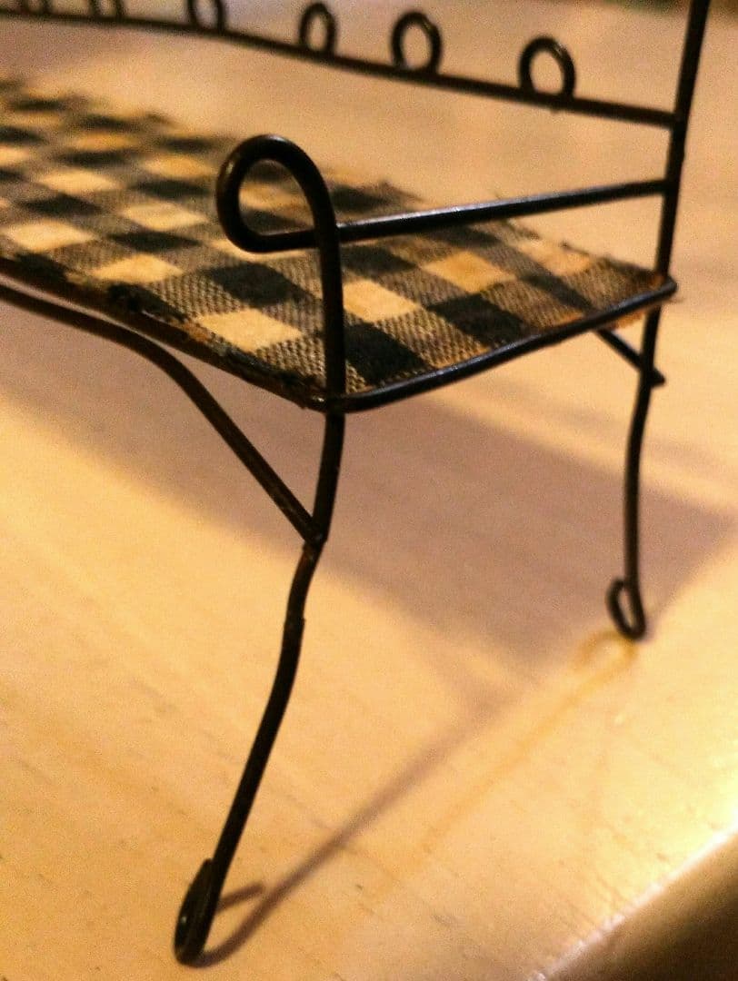 訳あり☆ほっこりワイヤーベンチ、B