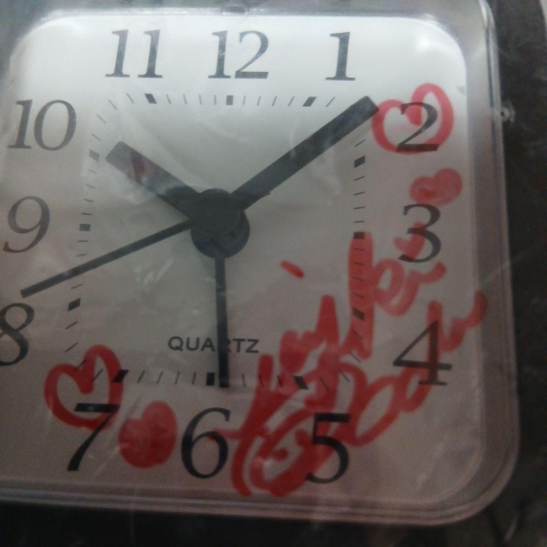 クォーツ 置時計 ホワイト/シルバー自筆サイン付き