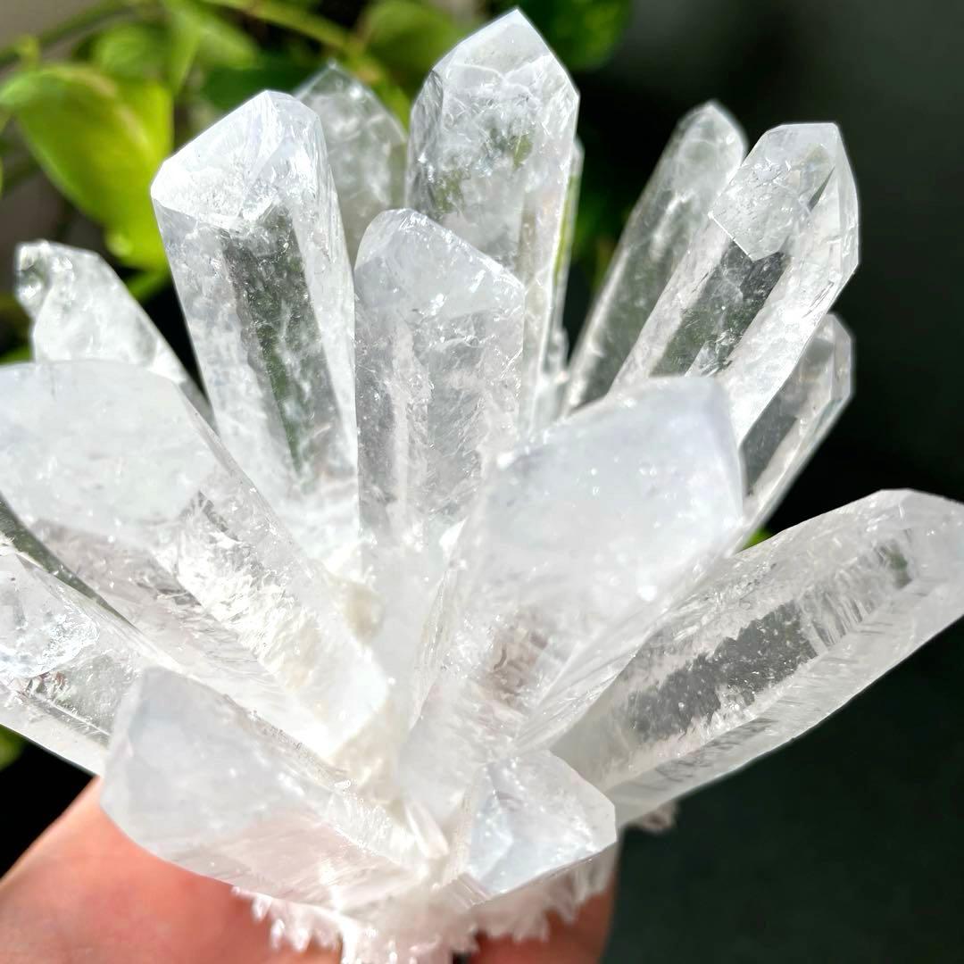 クリスタルクォーツ　クラスター　透明水晶　パワーストーン　幸運を招く石　浄化