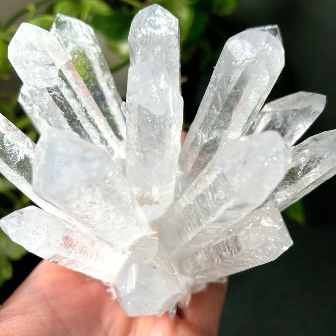 クリスタルクォーツ　クラスター　透明水晶　パワーストーン　幸運を招く石　浄化