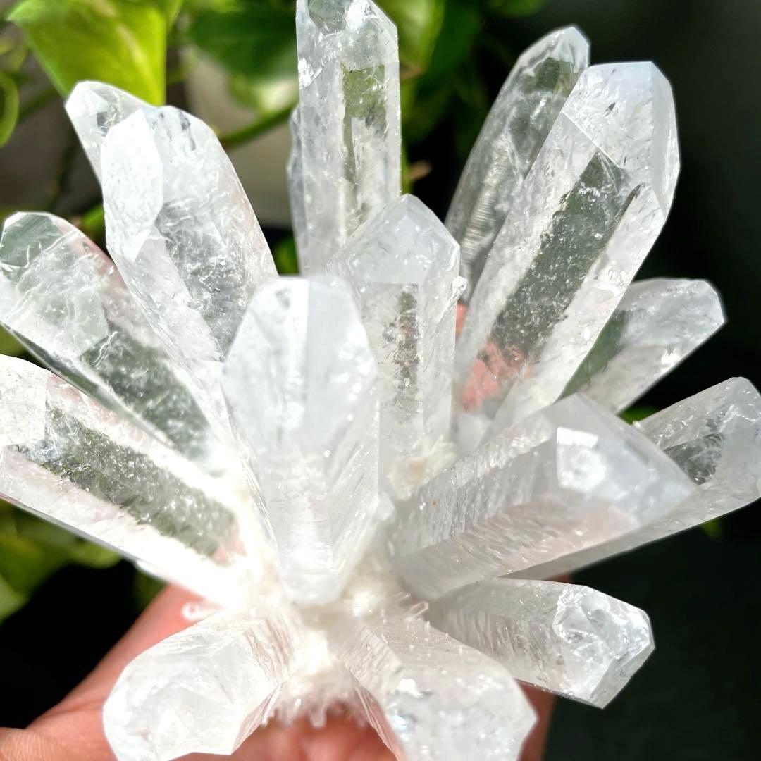 クリスタルクォーツ　クラスター　透明水晶　パワーストーン　幸運を招く石　浄化