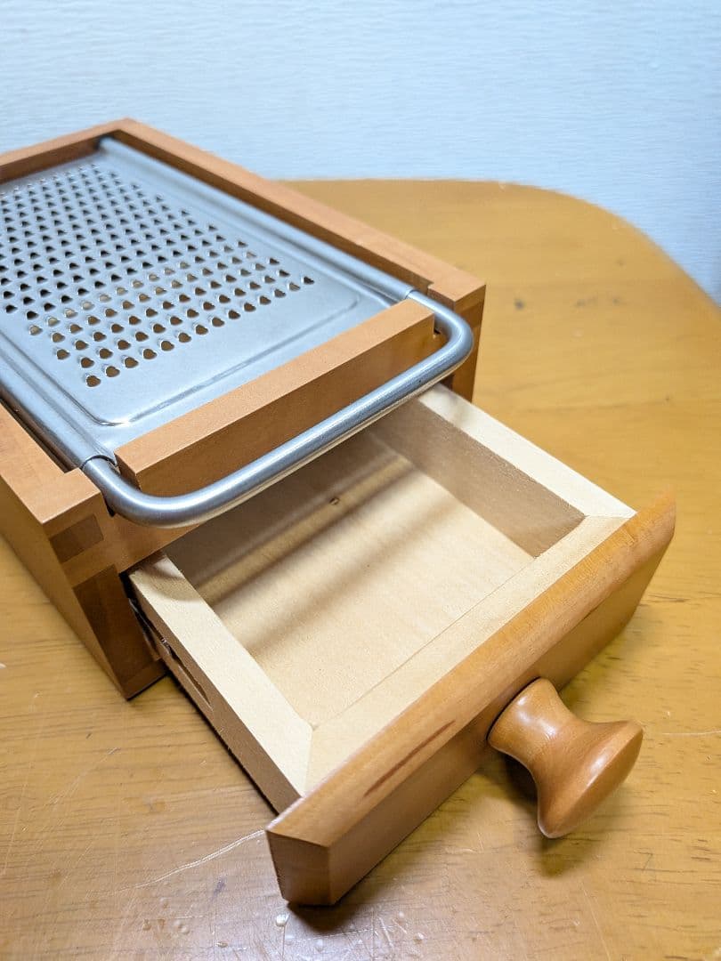 イタリア　ALESSI　TWERGI　チーズグレーター