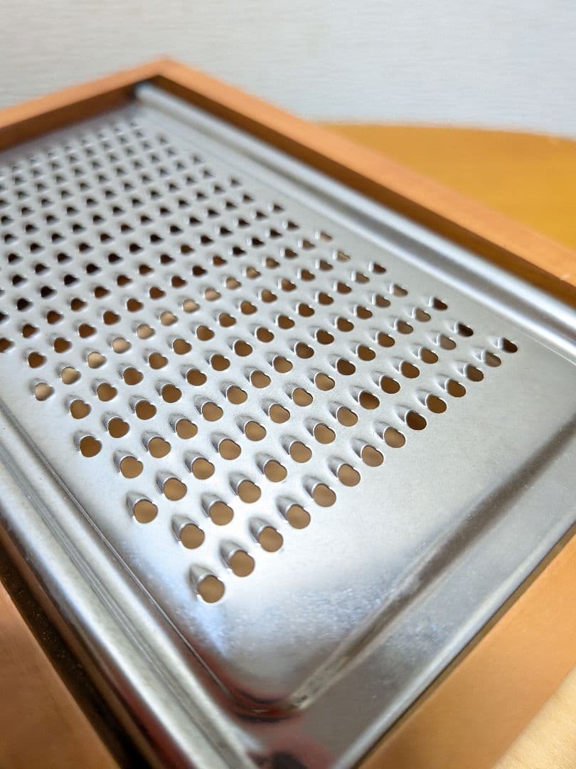 イタリア　ALESSI　TWERGI　チーズグレーター