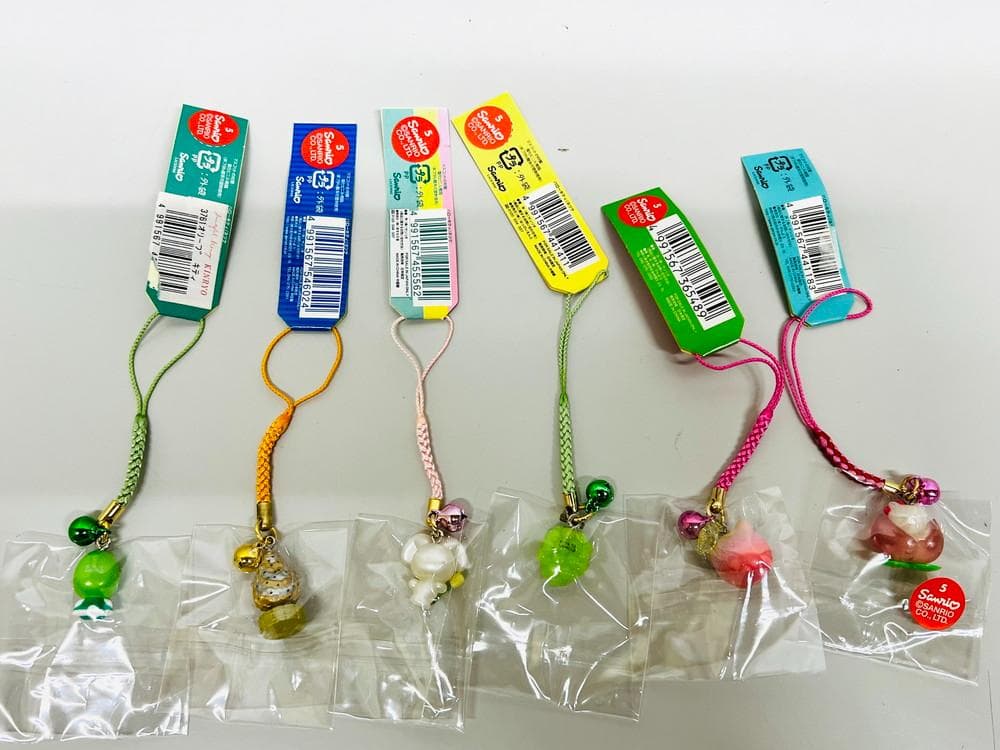 ◇サンリオ HELLO KITTY ご当地 ストラップ 23個セット 08271