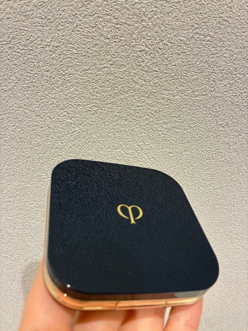 クレ・ド・ポー ボーテ プードルコンパクトエサンシエルｎ