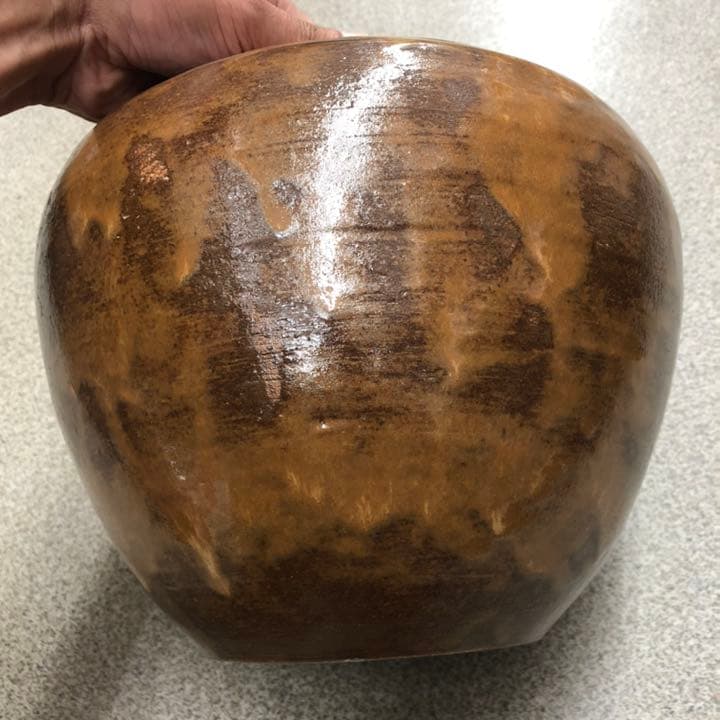 遺品整理◼️骨董収集家だった祖父のお宝の蔵に大切にしまってあった大きな壺、壷、花瓶