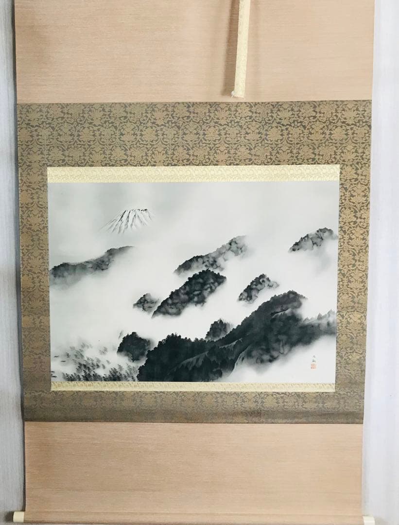 横山大観 「雨霽る」複製画 絹本 掛軸 共箱 工芸 日本画 O-59 - メルカリ