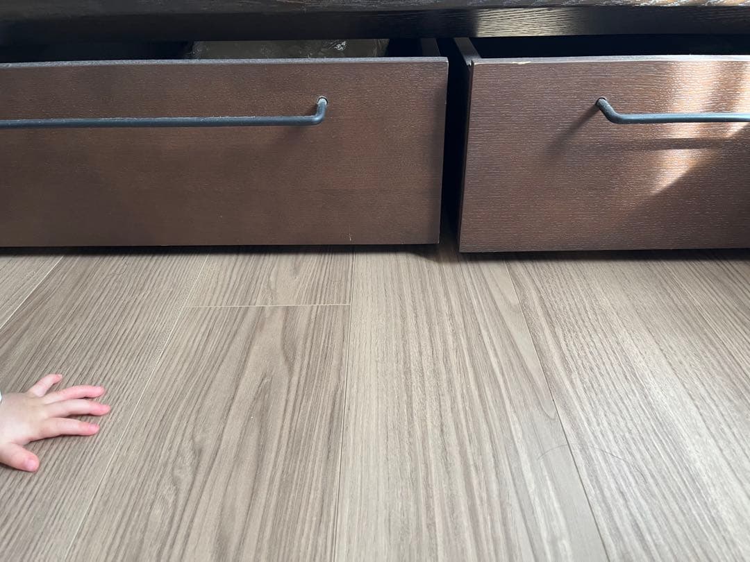 ベッドフレーム・ウォールナット材・セミダブル・ベッドフレーム下収納2つ・脚付き