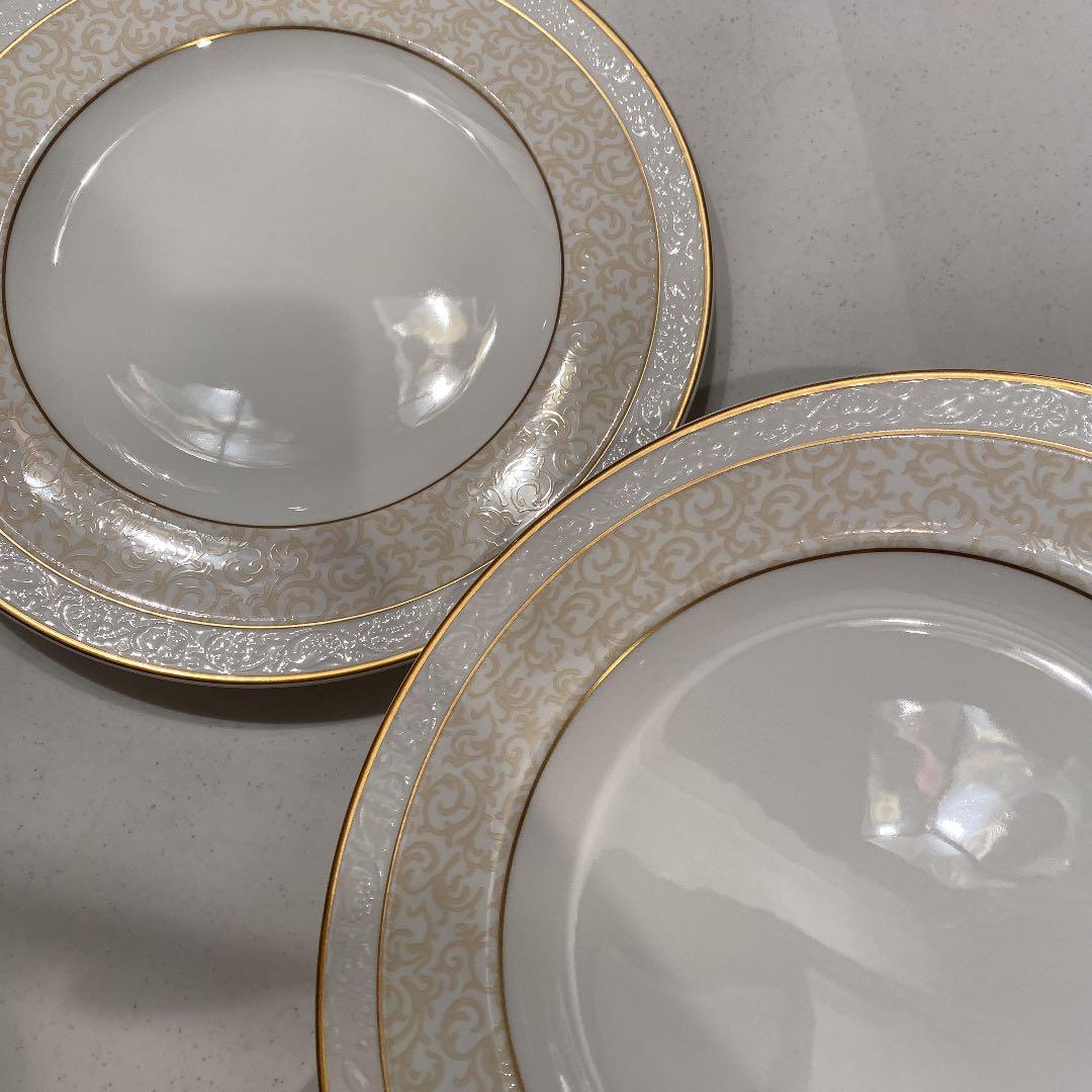 イボワール　ビレロイボッホ　プレート　サラダ　スープ　メイン　ディッシュ