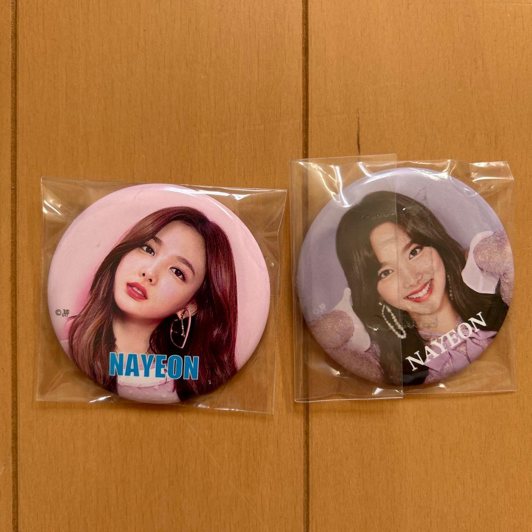 NAYEON 缶バッジとトレカセット - メルカリ