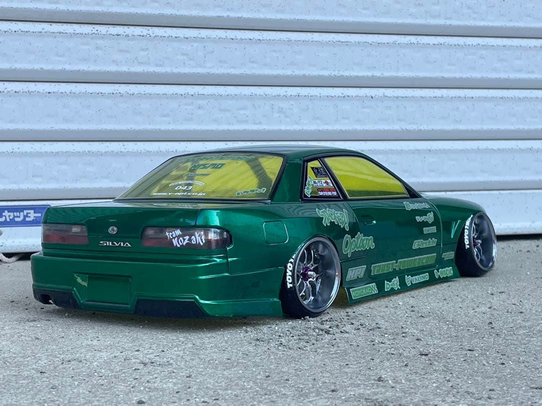 アディクション　スピリット玲 シルビアS13 塗装済ボディー