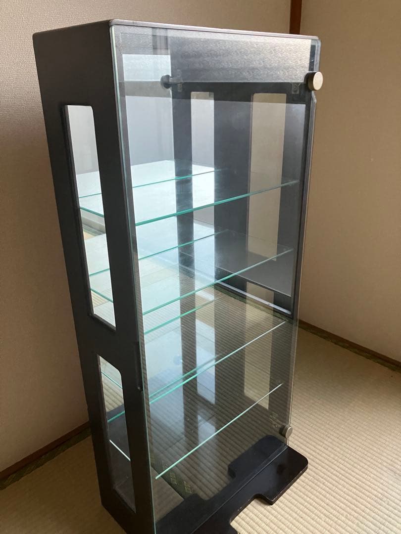ガラスケース ディスプレイ
