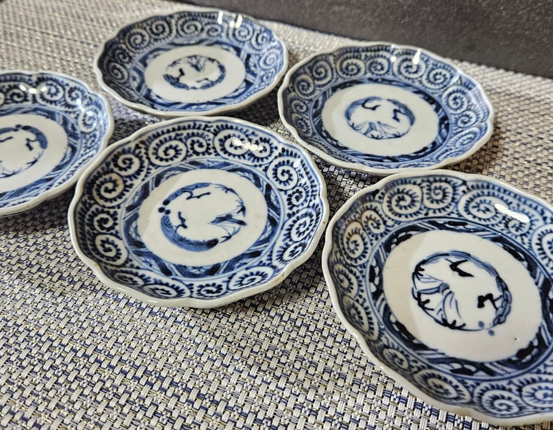 江戸時代後期　古伊万里　染付　たこ唐草 文様　輪花縁　小皿　5客　径10.1cm