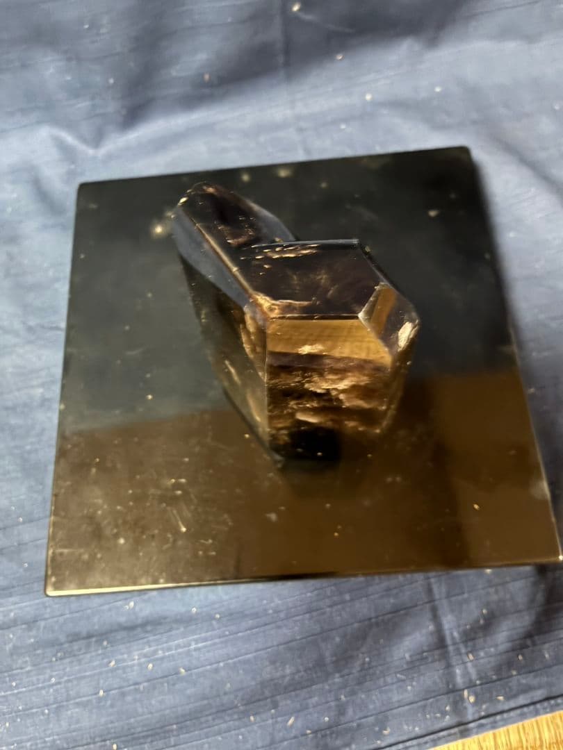 黒水晶 天然石 六角 縁起物置物H12㎝W 8㎝厚4㎝ 重さ72.3gm 置物