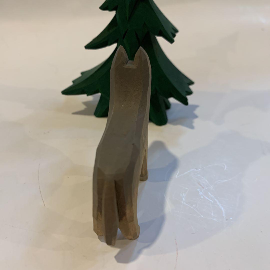 アトリエニキティキ ドイツ ハーン社 木彫り人形 オオカミ - メルカリ