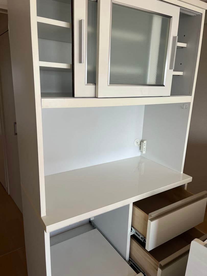 ホワイトキッチン収納 食器棚　かっちゃん