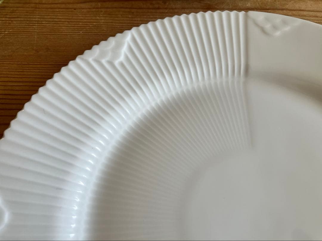 ロイヤルコペンハーゲン ホワイトエレメンツ21.5×4 - メルカリ