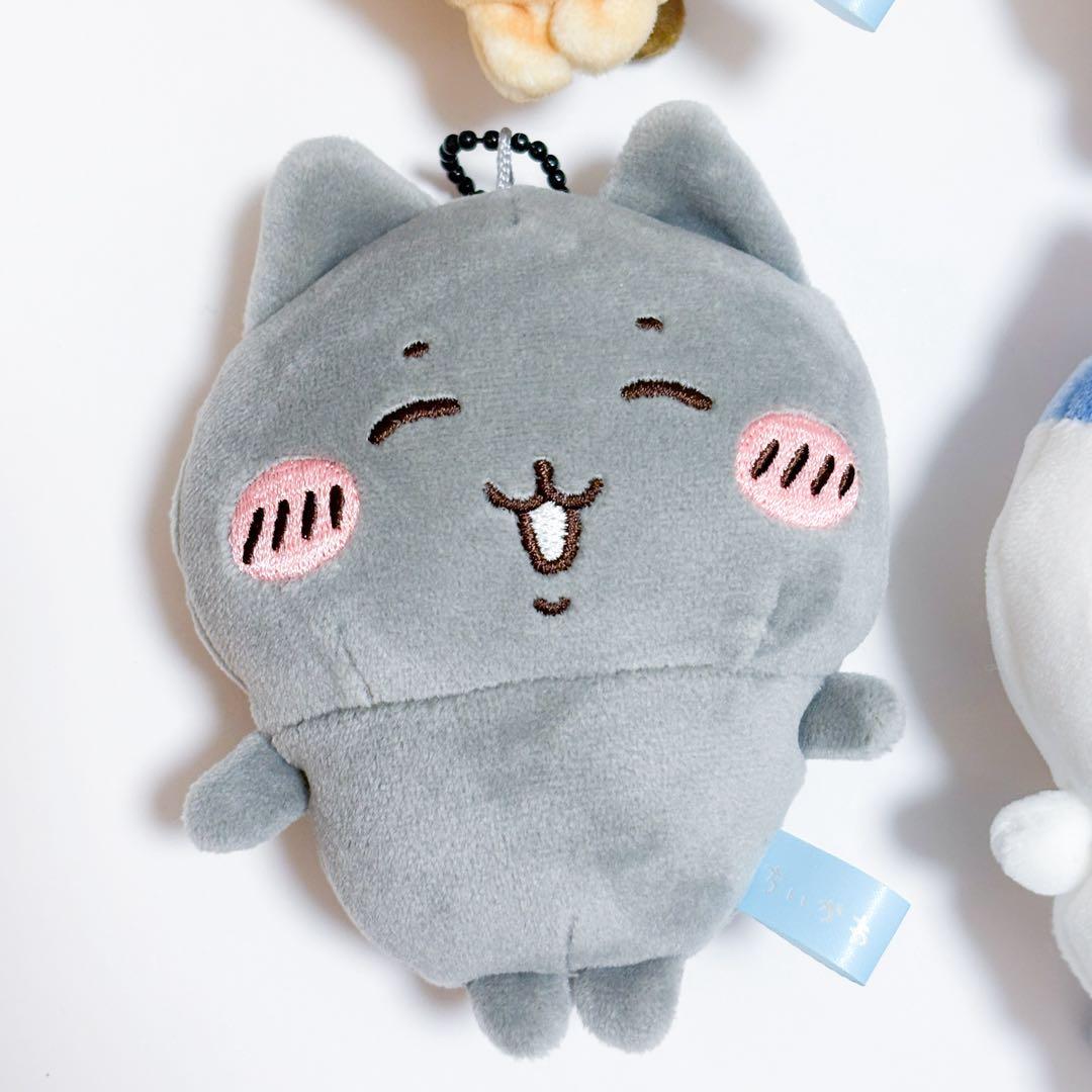 ちいかわ ハチワレとごきげんななかまマスコット 4種 - メルカリ