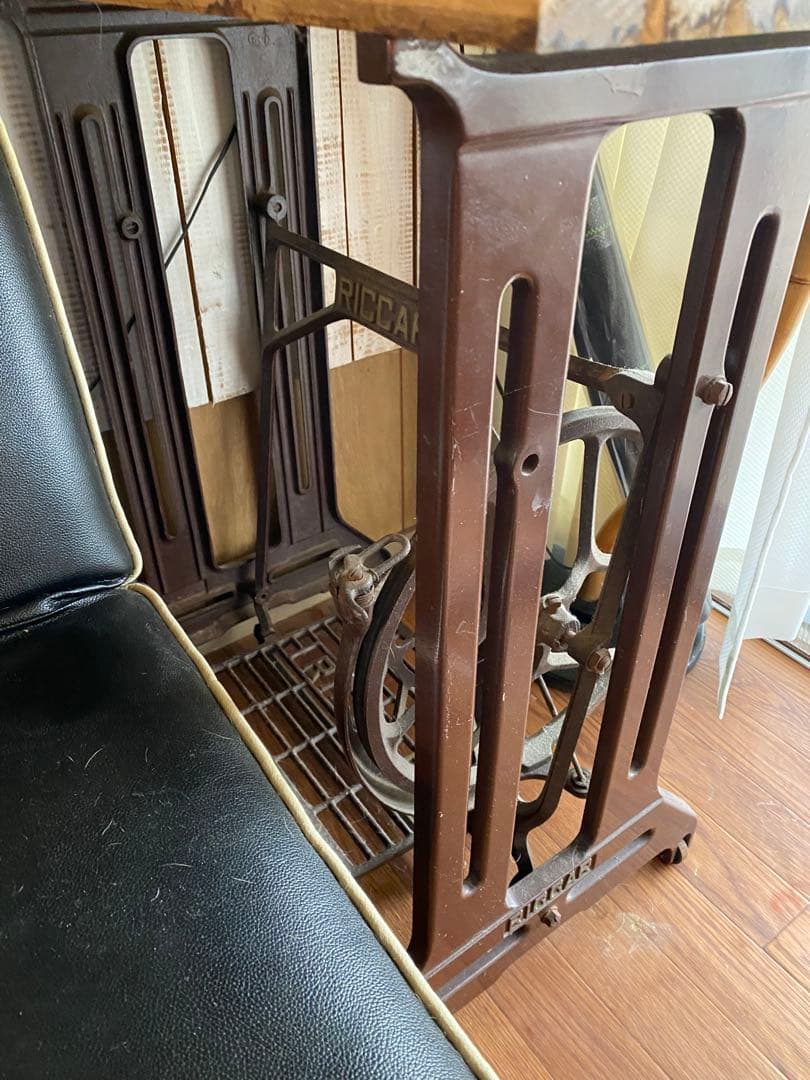 アンティーク　ヴィンテージミシン台　RICCAR アイアン脚