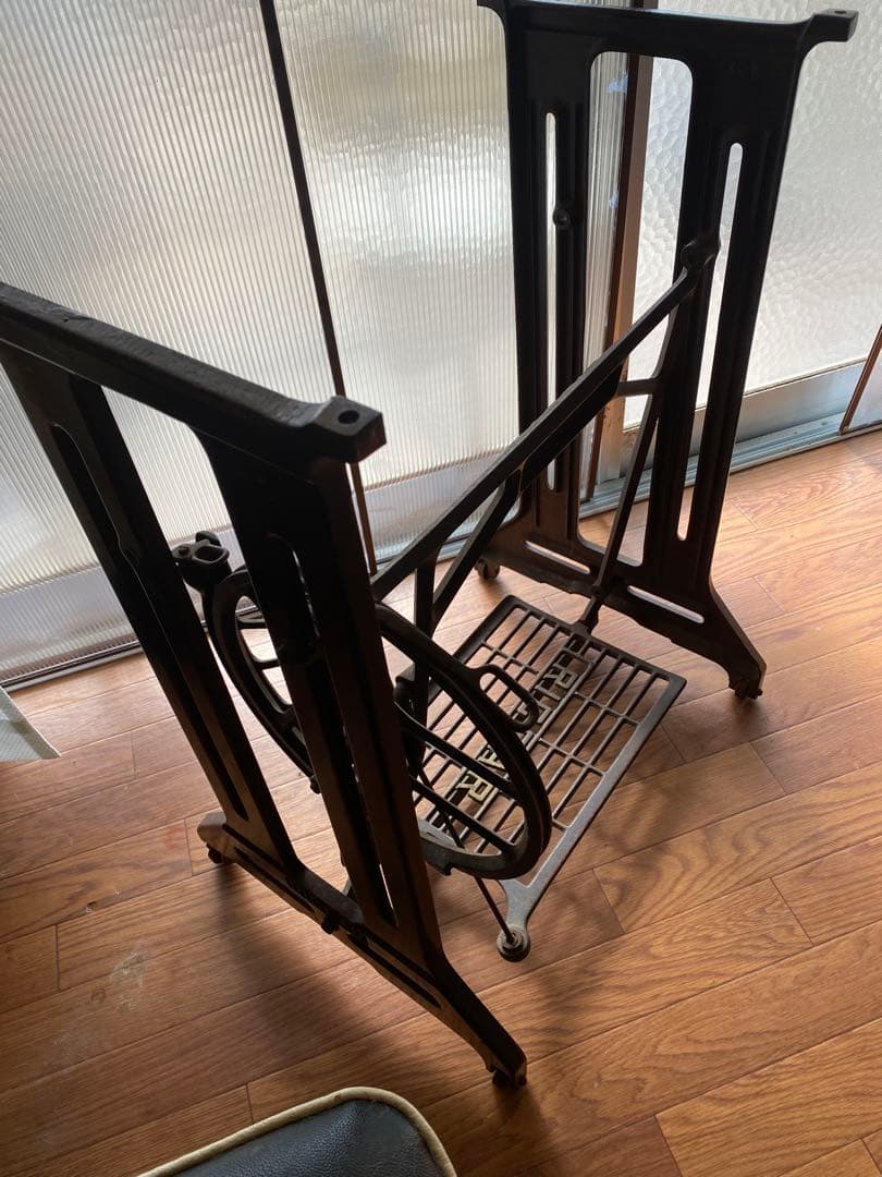 アンティーク　ヴィンテージミシン台　RICCAR アイアン脚