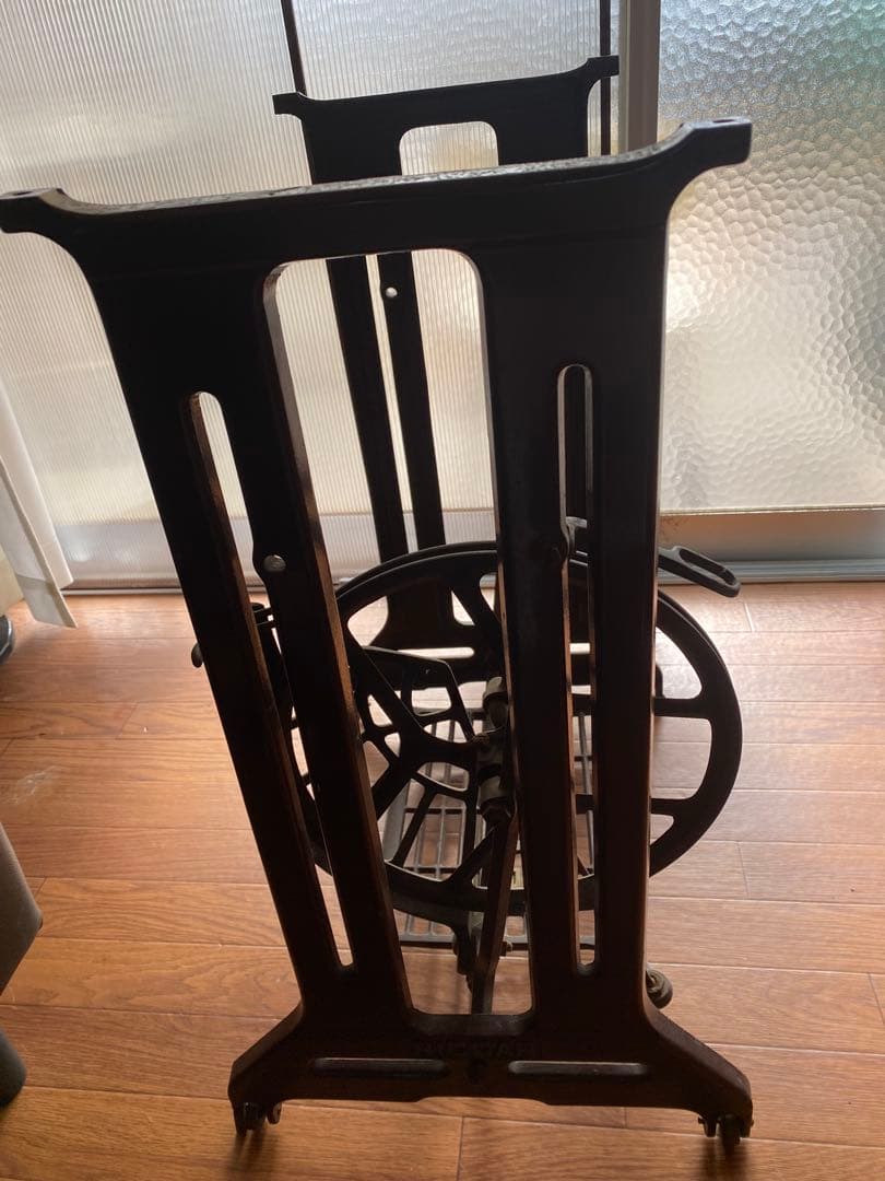 アンティーク　ヴィンテージミシン台　RICCAR アイアン脚