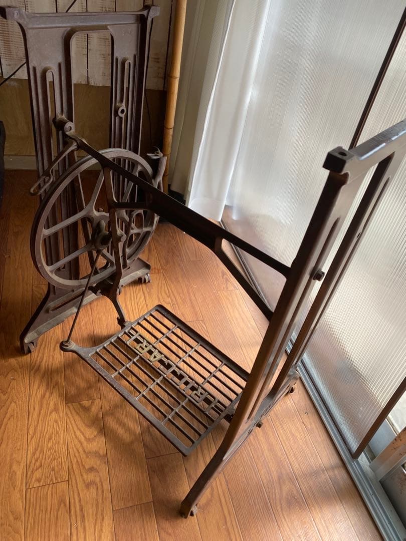 アンティーク　ヴィンテージミシン台　RICCAR アイアン脚