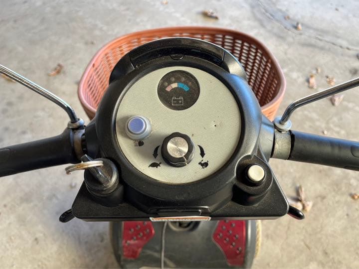 NOAA mobile‪α‬ WT-T4G セニアカー 引取り限定