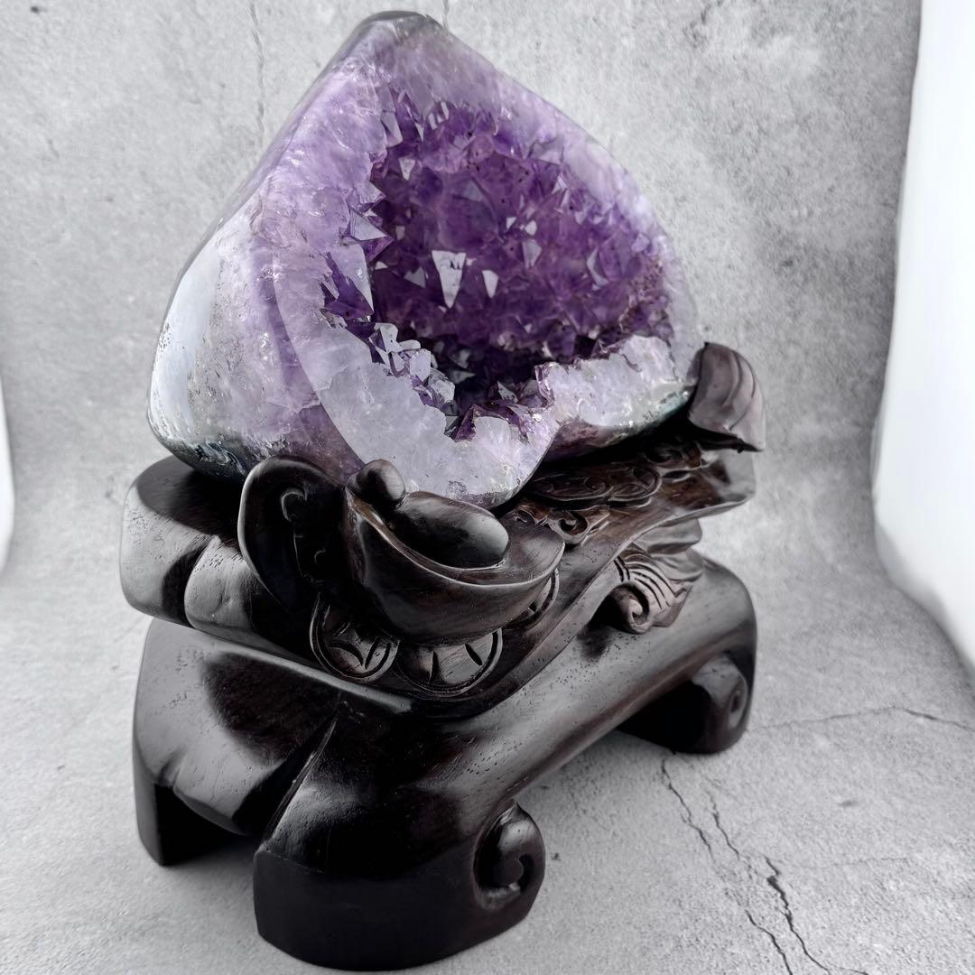 G-139ピンク紫色特大ハート型アメジストクラスター ドーム 原石 3.56kg