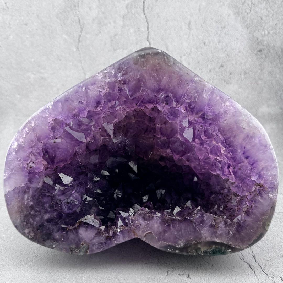G-139ピンク紫色特大ハート型アメジストクラスター ドーム 原石 3.56kg