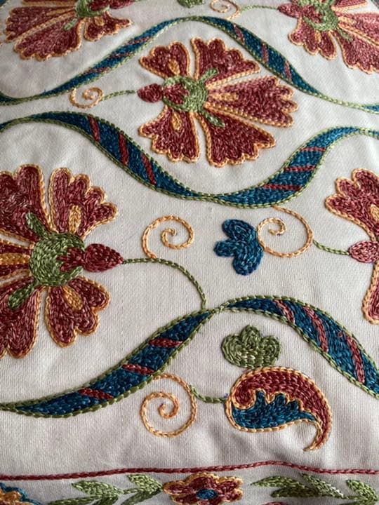 ウズベキスタン製 シルク スザニ刺繍 クッションカバー 46×44 SZN708