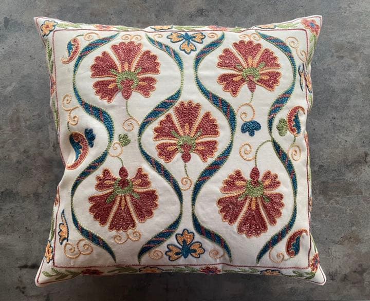 ウズベキスタン製 シルク スザニ刺繍 クッションカバー 46×44 SZN708