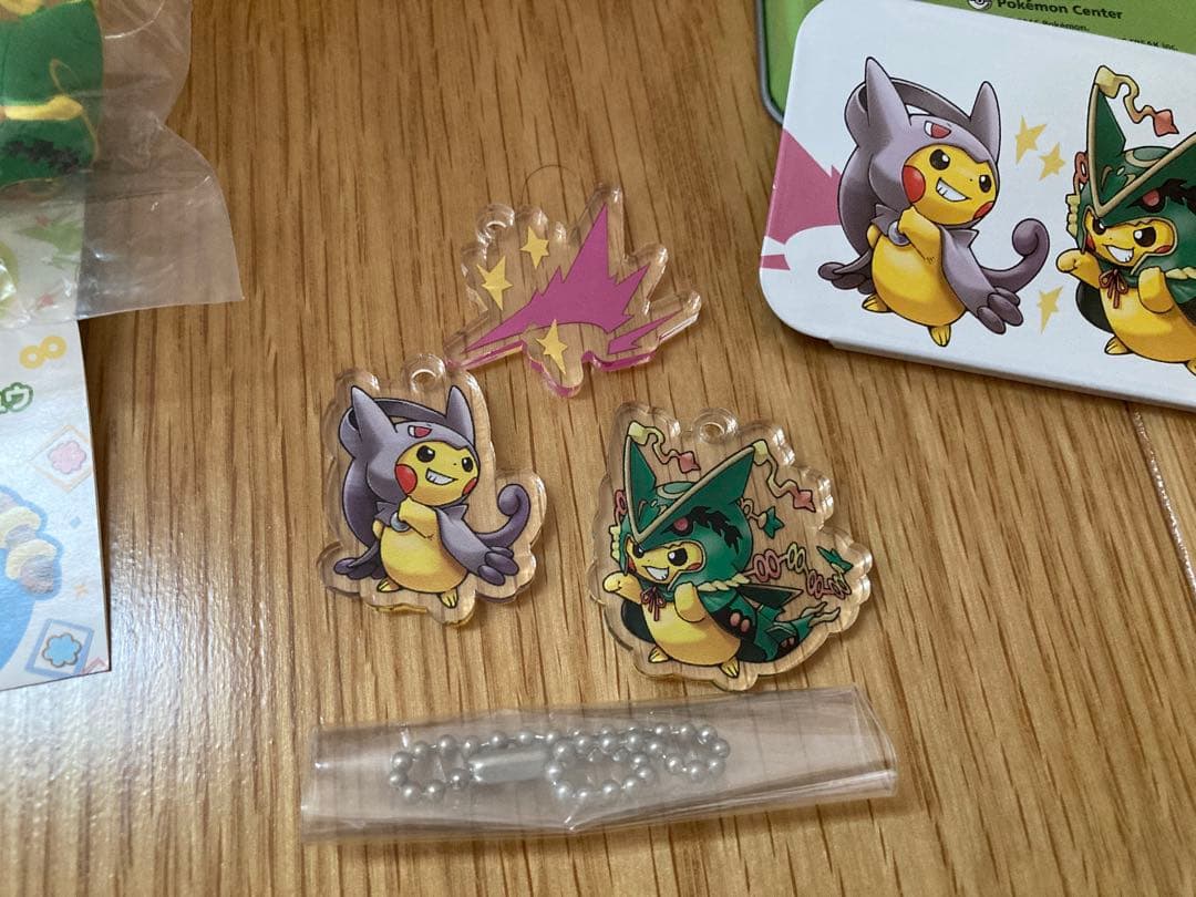 ポケモン　レックウザ　メガレックウザ　フィギュア　プチ缶　キーホルダー