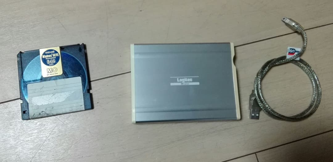 ショップ TOSHIBA 非売品 高島彩 メッセージ入り目覚まし時計 TOSHIBA