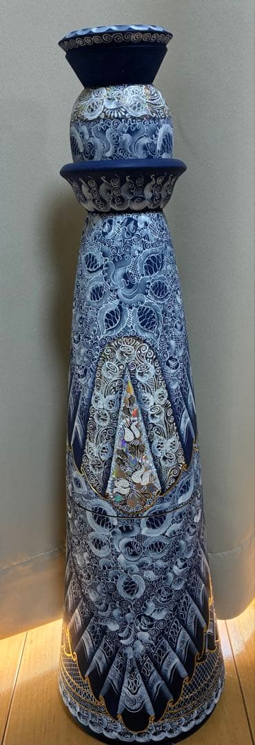 ロシア民芸品 木製のボトル入れ