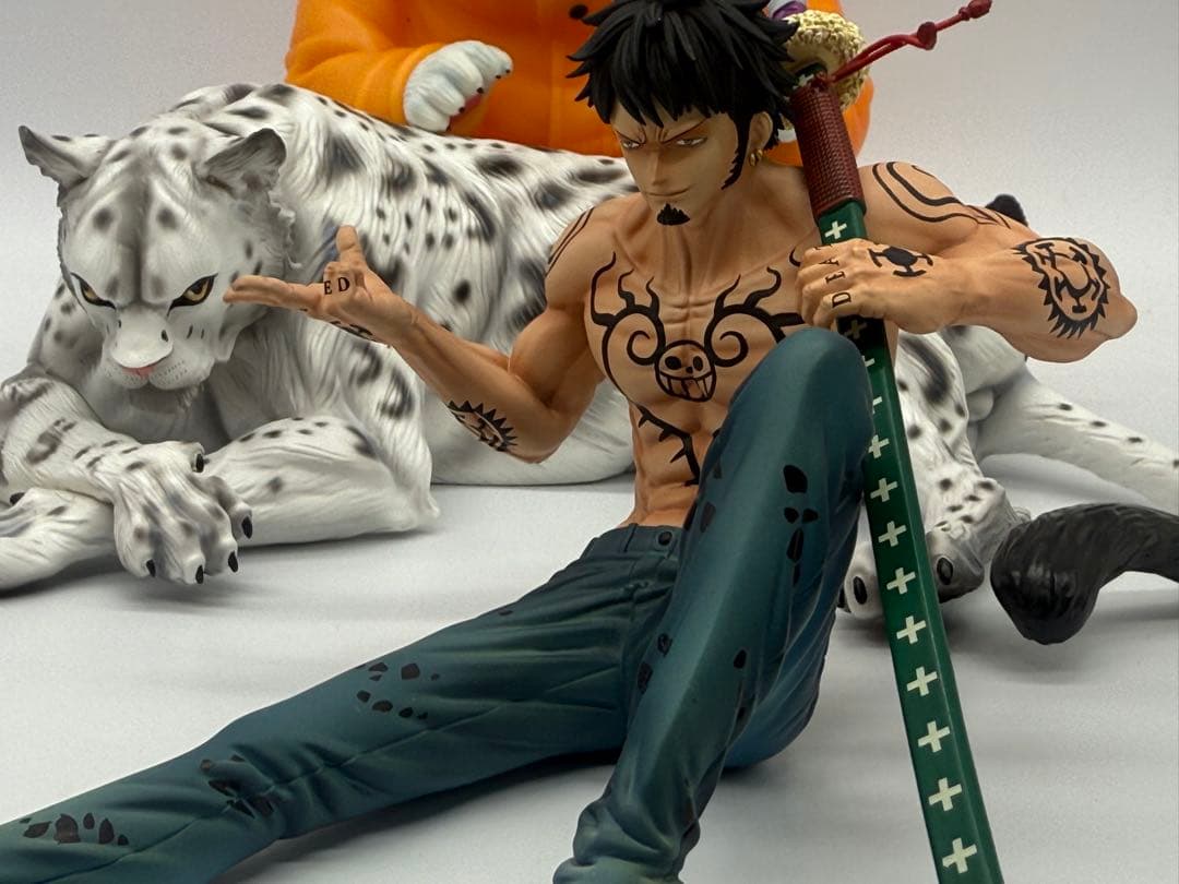 ワンピース トラファルガー・ロー ユキヒョウ ベポ　フィギュア　3体セット