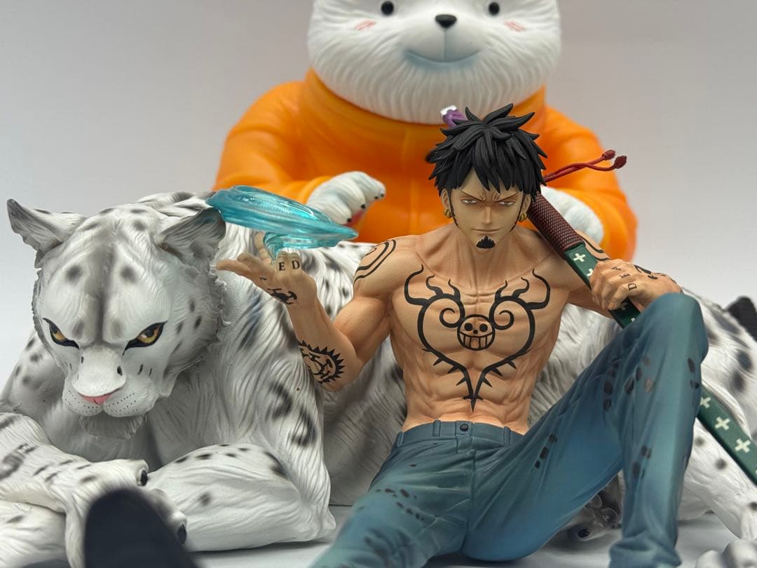 ワンピース トラファルガー・ロー ユキヒョウ ベポ　フィギュア　3体セット