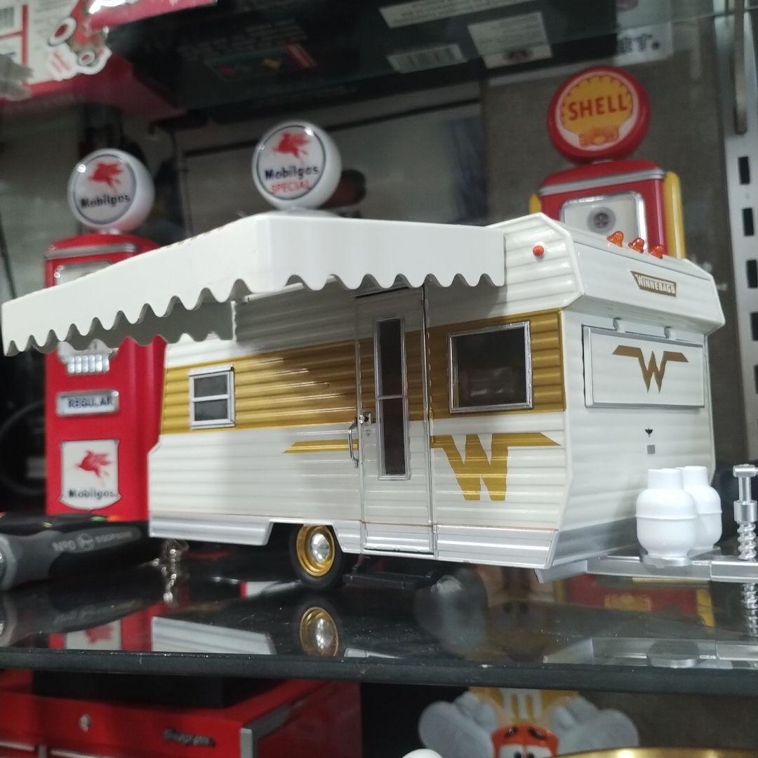 グリーンライト　winnebago　ウィネベーゴ　トレーラー　ミニカー　1:24